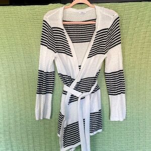 Westport sweater size small. perfect condition